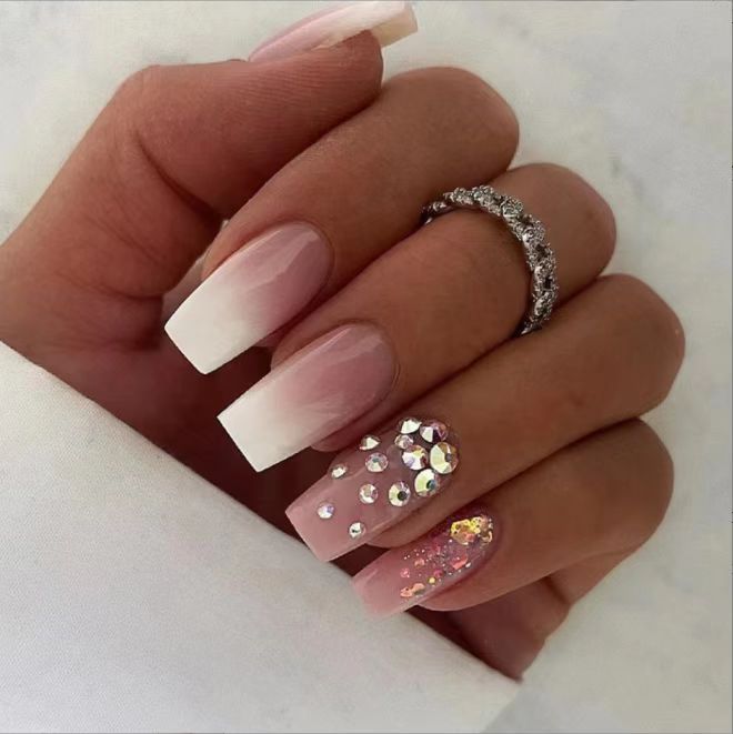 Glamorous Long Press-On Nails with Rhinestone and Gradient Design Bowlift