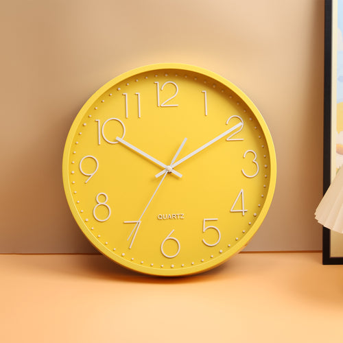 Wall clock in a minimalist and elegant design Bowlift