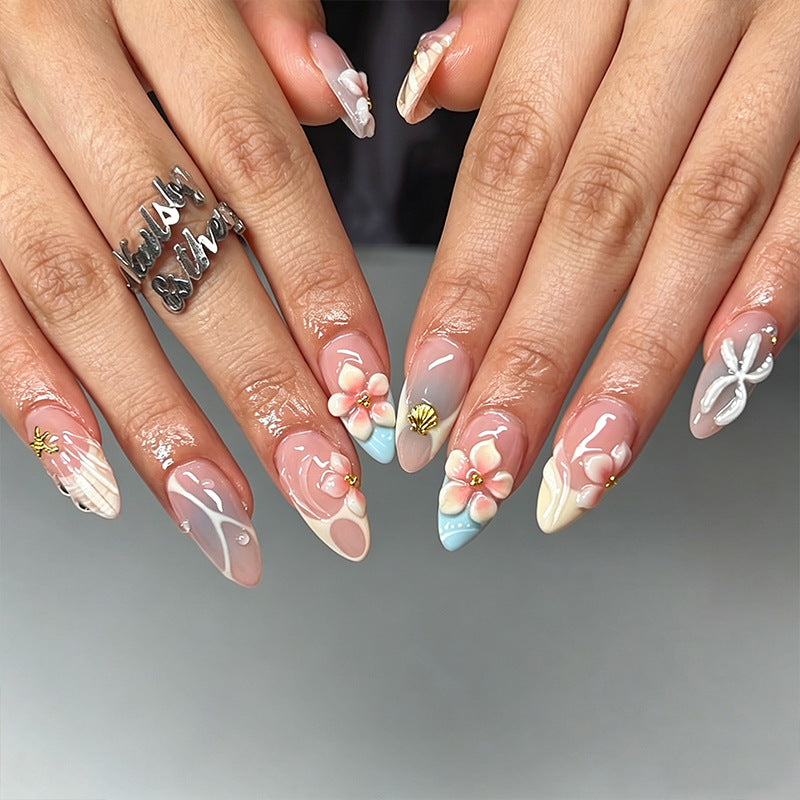 Artful nail set with floral accents Bowlift