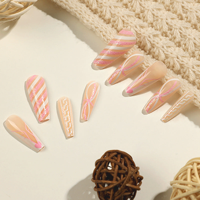 Translucent artificial nails with delicate patterns Bowlift