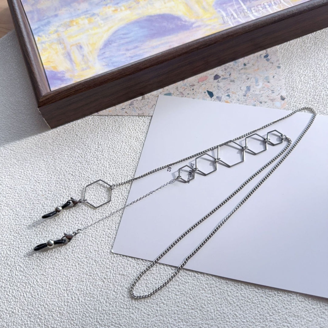 Geometric Pendant Necklace Bowlift