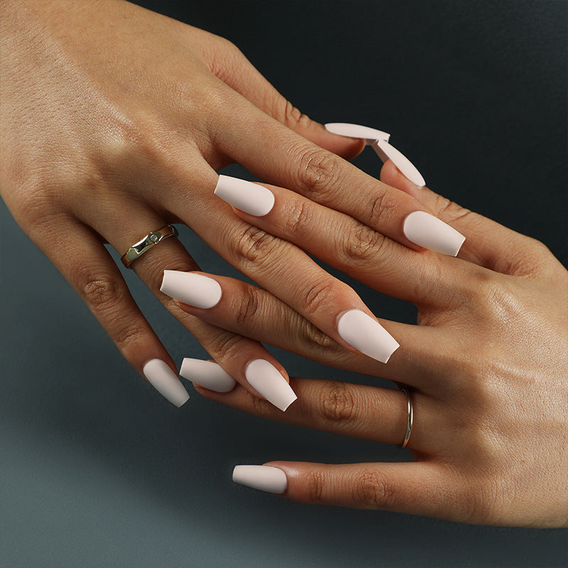 Artful Nail Extensions in Modern Style Bowlift