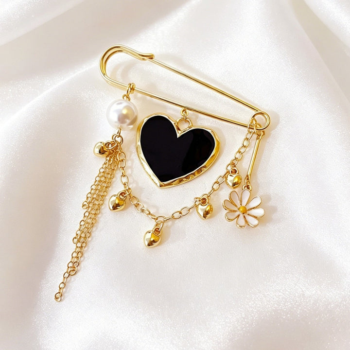 Elegant safety pin pendant Bowlift