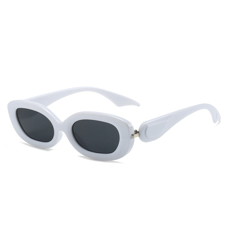 Ladies stylish sunglasses with elegant, curved frame Bowlift