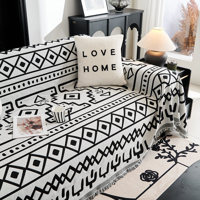 Elegant Geometric Pattern Throw Blanket