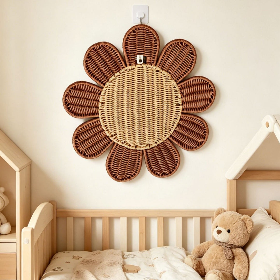 Wall hanger in flower design Bowlift