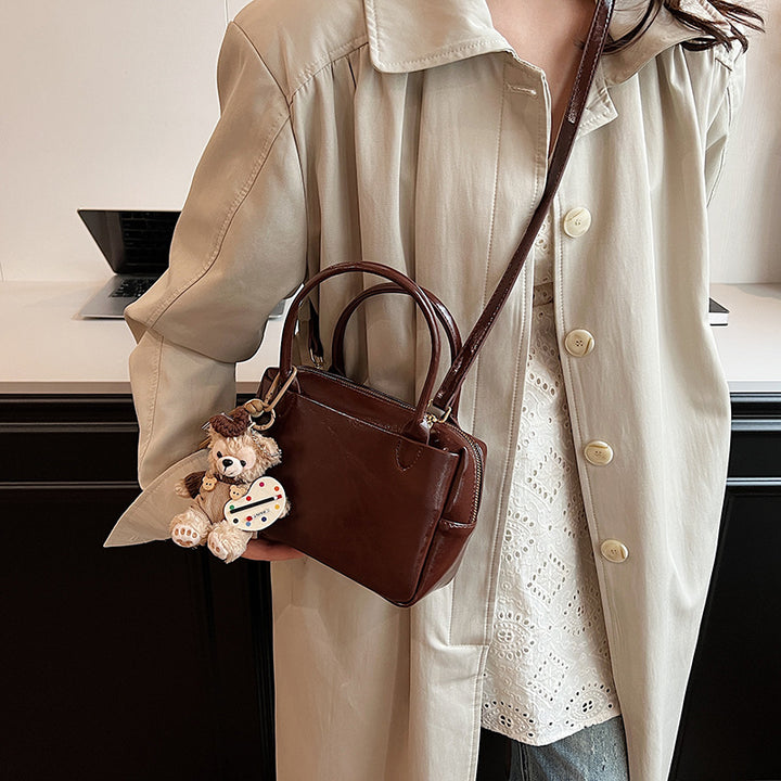 Luxurious Structured Leather Handbag Bowlift