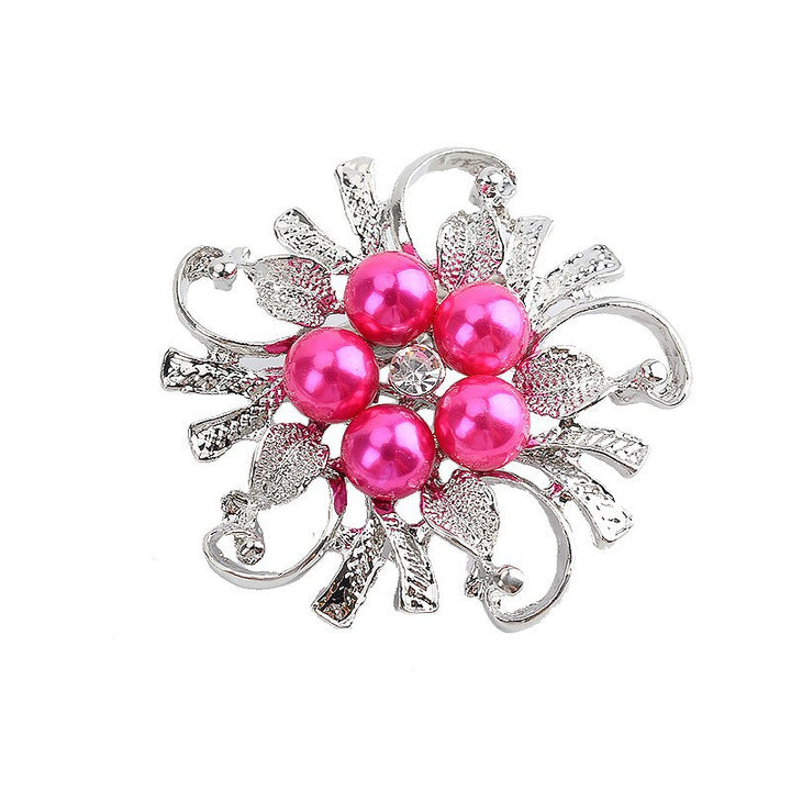 Glamorous brooch with pearl set Bowlift