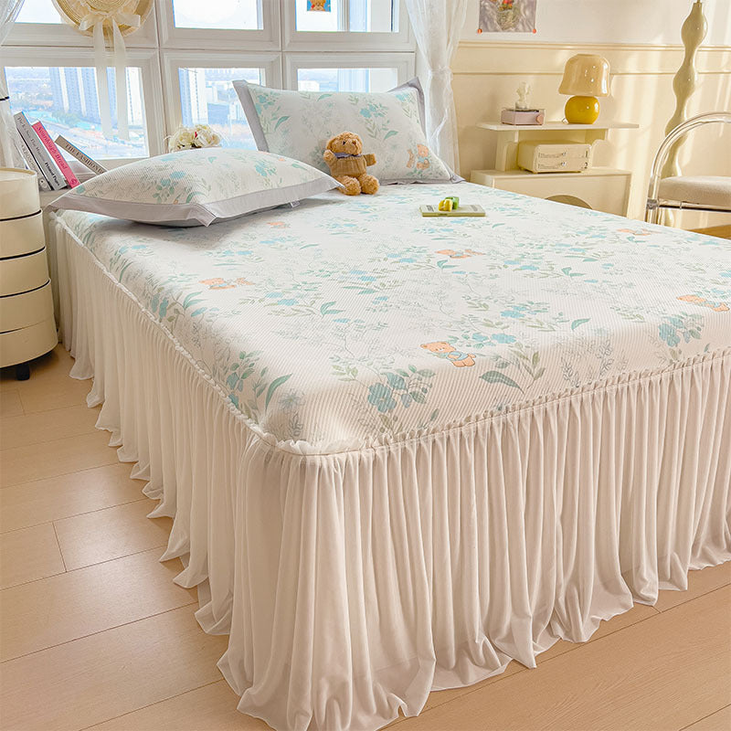 Women's elegant and decorative bedding throw set with cheerful floral pattern Bowlift