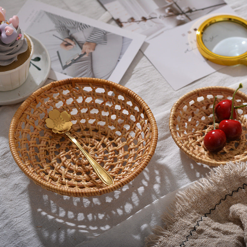 Women handwoven storage basket Bowlift