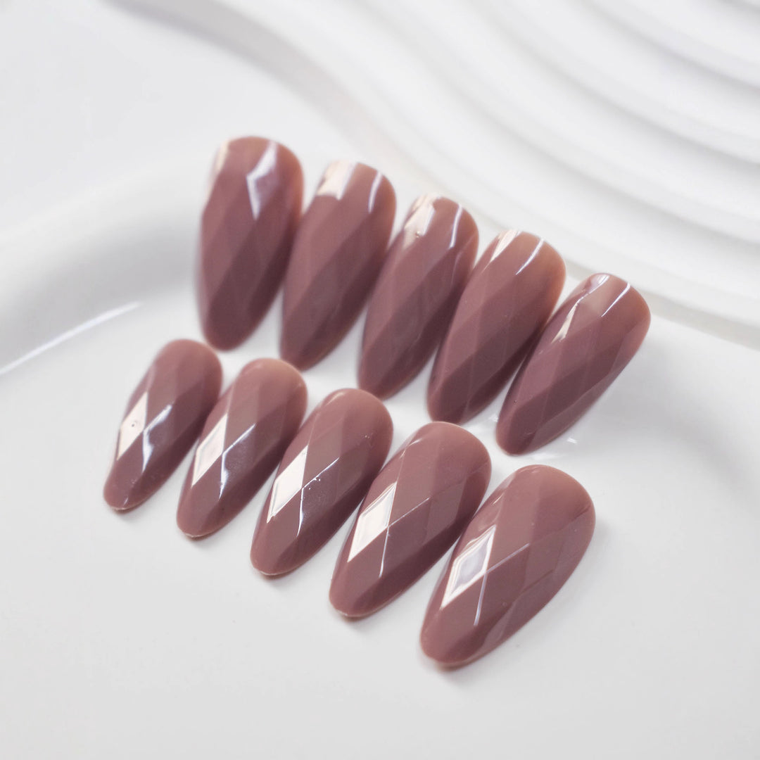 Premium Glossy Diamond-Shaped Press-On Nails Bowlift