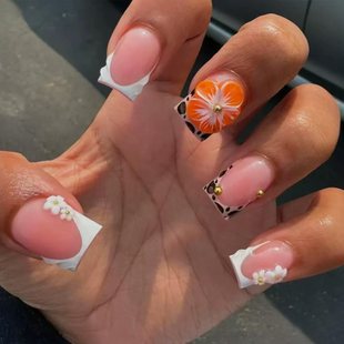 Creative 3D Bow and Pearl Nail Extensions Bowlift