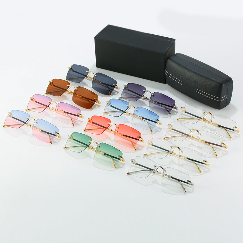 Women's fashionable sunglasses with square frame and luxurious accents Bowlift