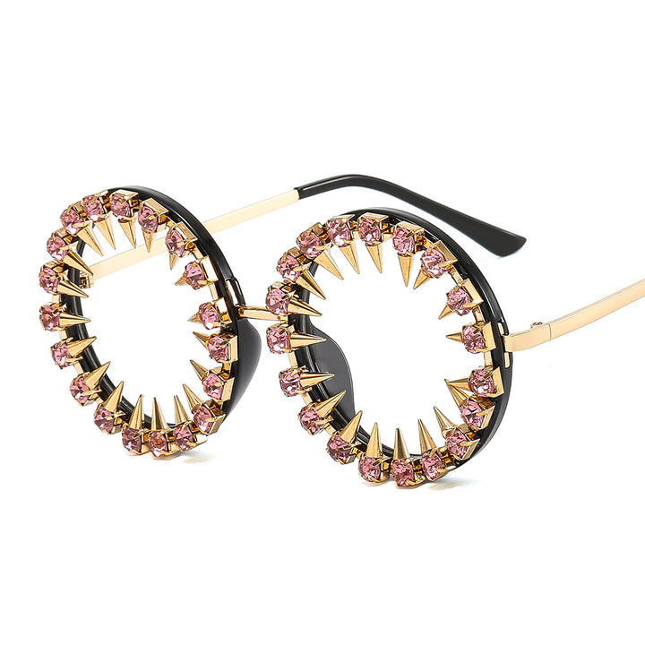 Women’s creative and eye-catching sunglasses with spikes and rhinestone details Bowlift