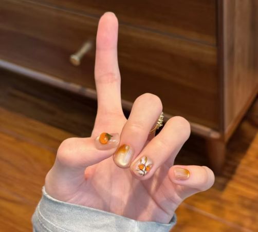 Ombre Art Nails Bowlift