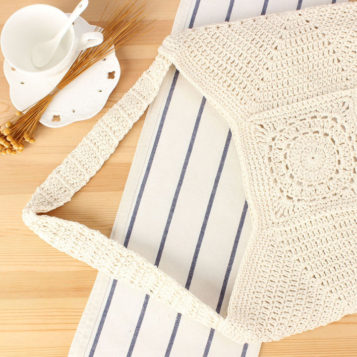 Hand-knotted shoulder bag with geometric pattern Bowlift