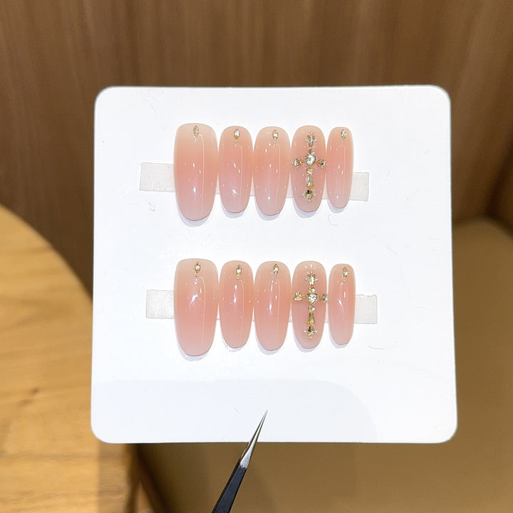 Acrylic nails with glamorous glitter pattern Bowlift