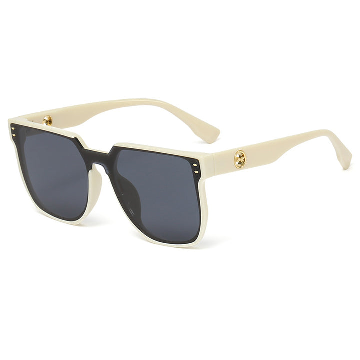 Women striking sunglasses with a distinctive geometric frame Bowlift