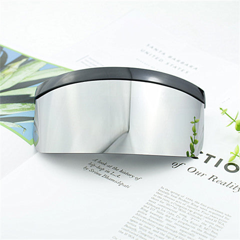 Ladies sport sunglasses in futuristic design Bowlift
