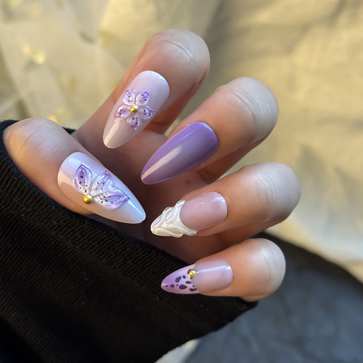 Floral-Themed Press-On Nail Art Set Bowlift