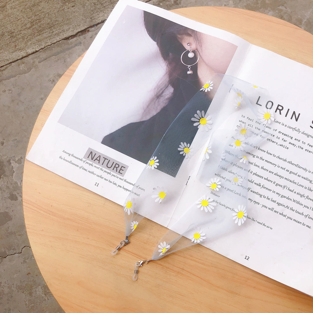 Floral Patterned Eyewear Chain Bowlift