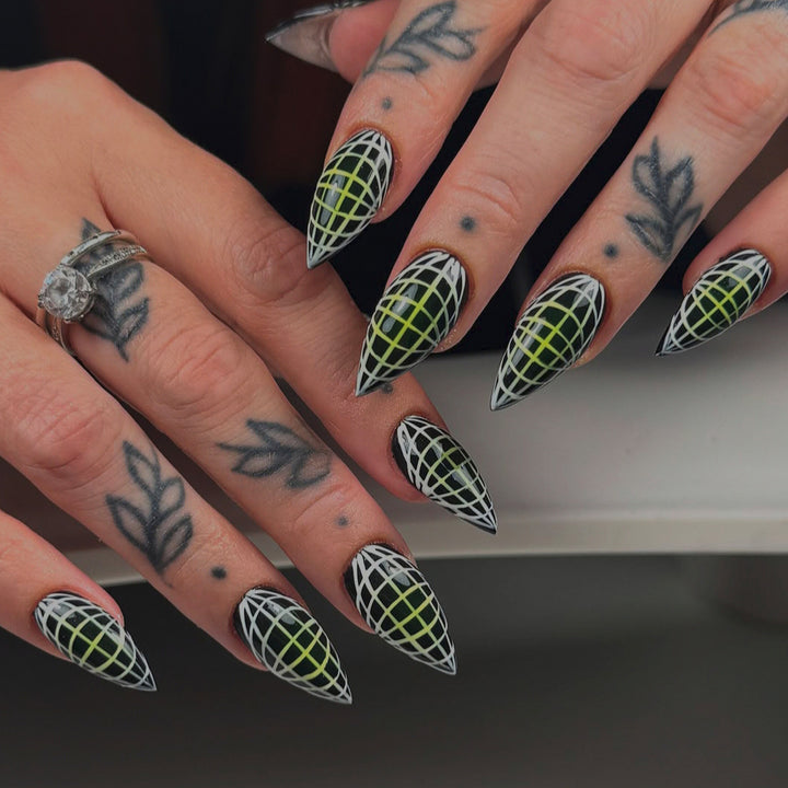 Trendy Geometric Nail Art Bowlift