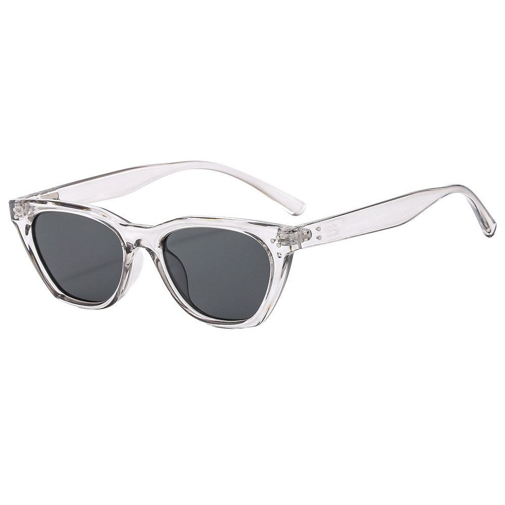 Women Retro-inspired Sunglasses with Distinctive Frame Bowlift
