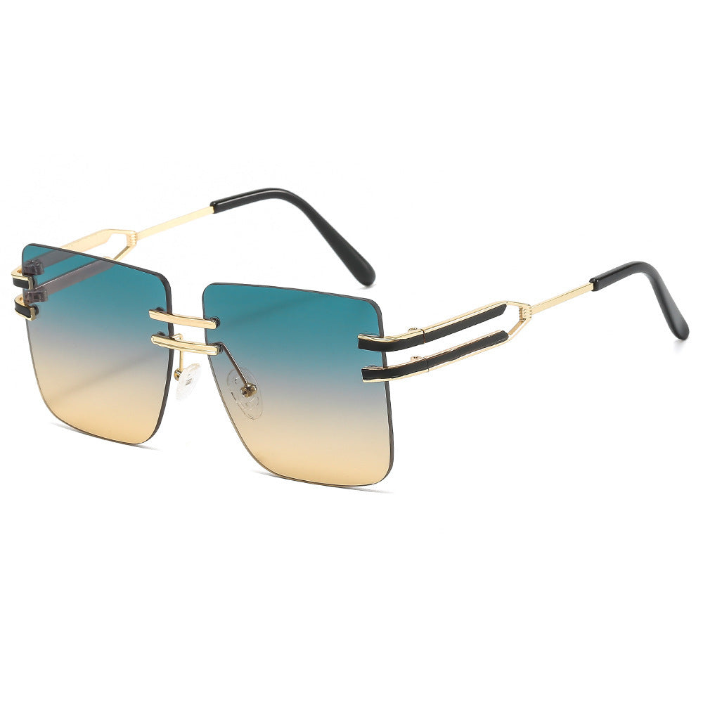 women's fashionable sunglasses with extravagant frame and delicate accents Bowlift
