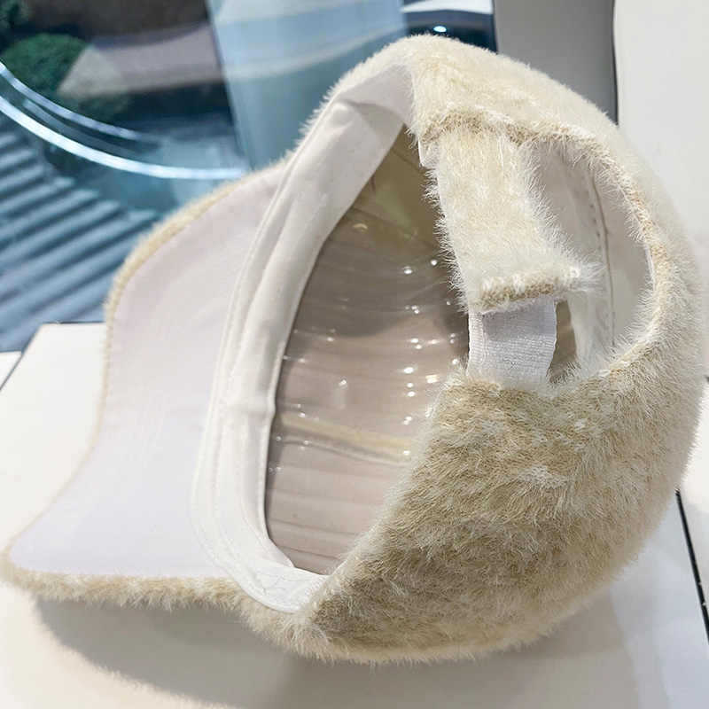 Women's Luxurious Fleece Embellished Baseball Cap Bowlift