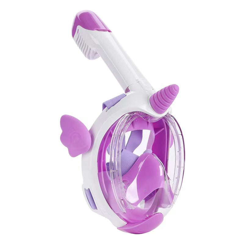 Diving mask with curved field of view and flexible silicone frame Bowlift