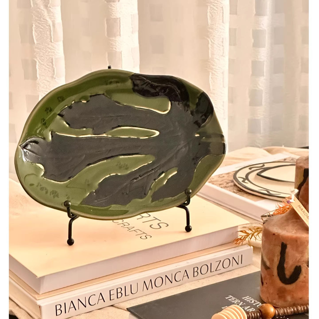 Decorative Leaf-Shaped Serving Board