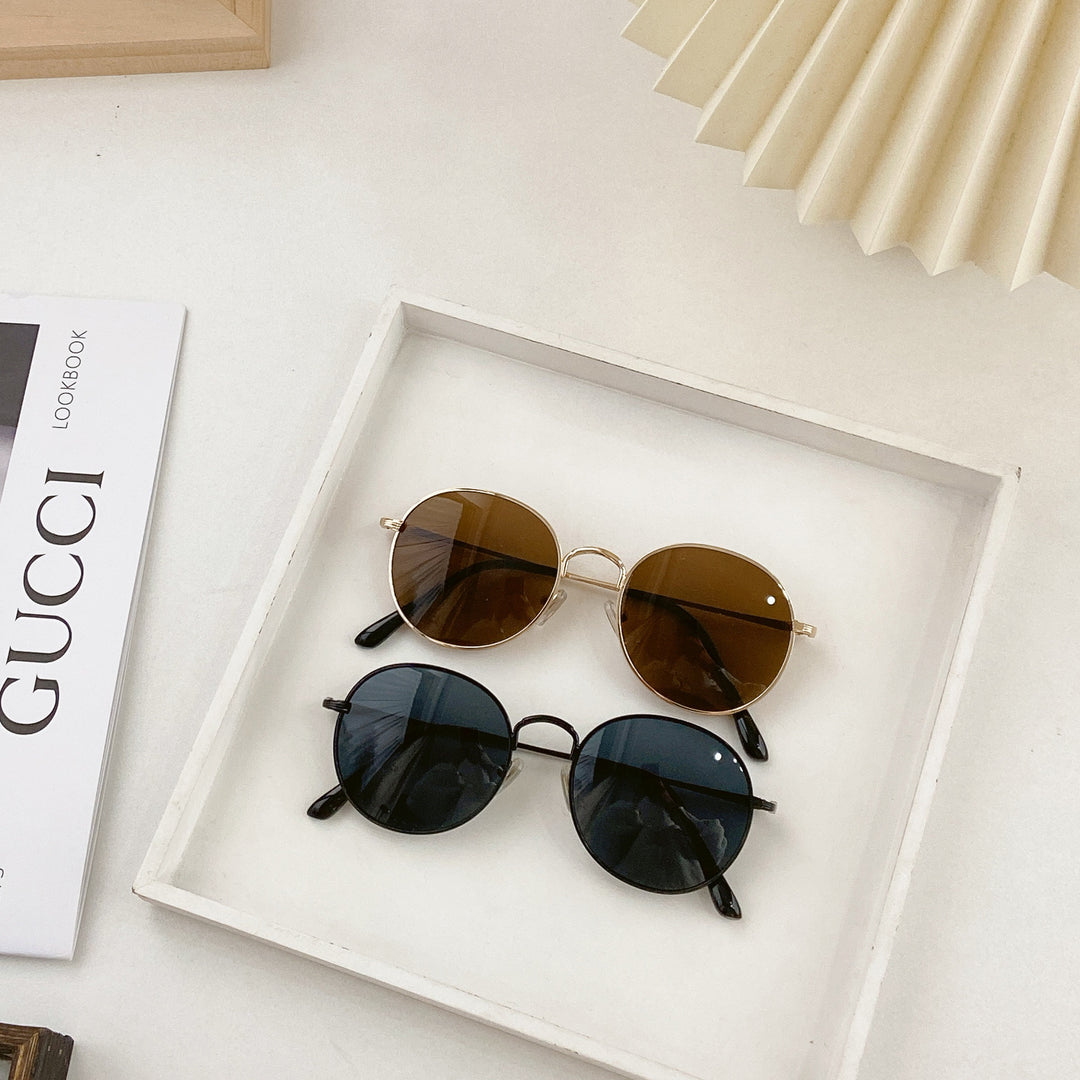 Fashion Round Sunglasses with Golden Frame Bowlift