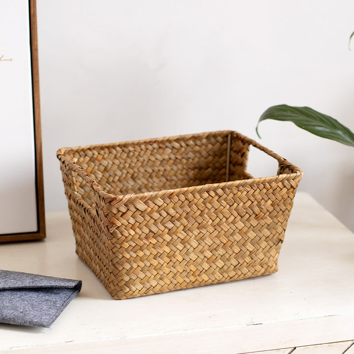 Unisex storage basket made of handwoven natural material Bowlift
