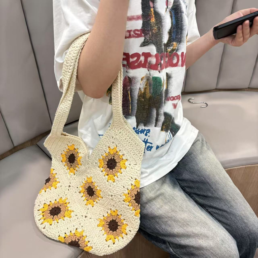 Handmade macrame bag with sunflower motif Bowlift