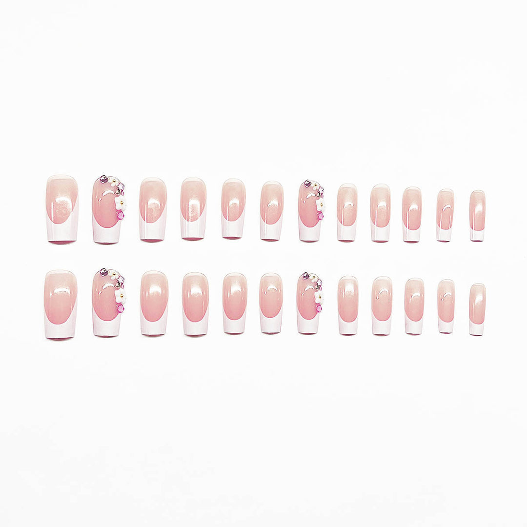Artificial nail set with elegant floral decorations and transparent finish Bowlift