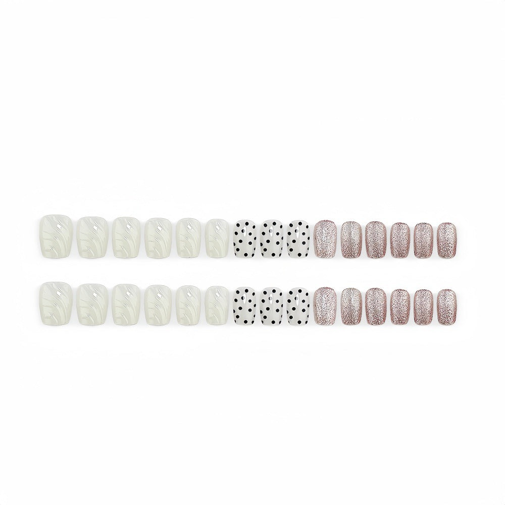 Artificial nails with diverse patterns and glitter effects Bowlift