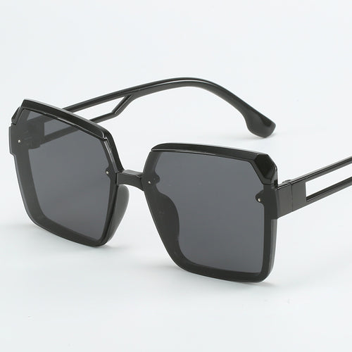 Ladies fashionable square sunglasses with filigree design Bowlift