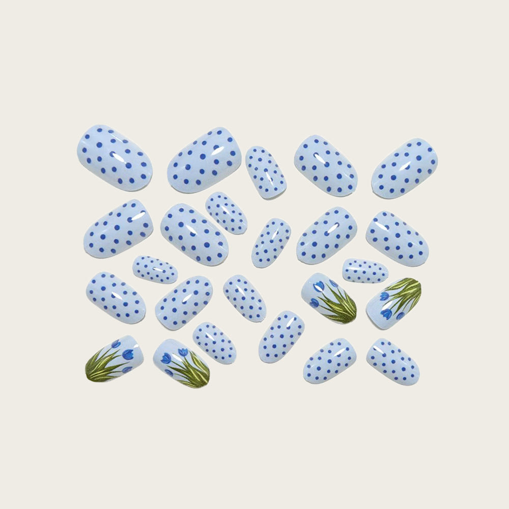 Artificial Nails in the Stylish Blue Flower Design Bowlift