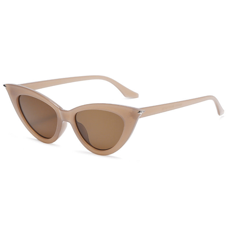 Ladies Cat-Eye Sunglasses with Luxurious Design and UV Protection Bowlift