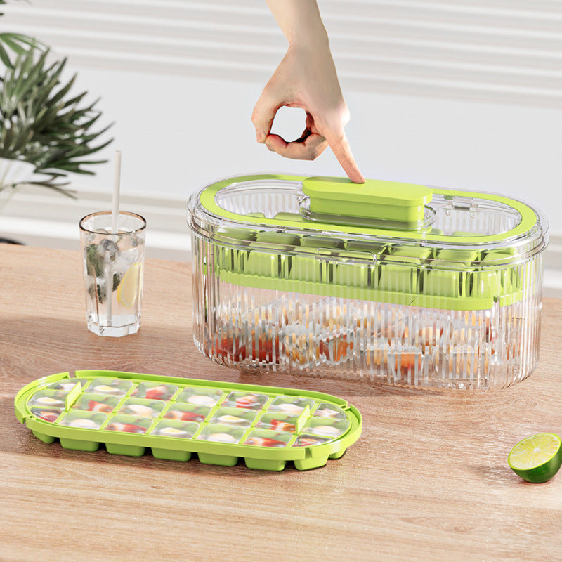 Ladies stackable ice cube tray with practical scoop and airtight lid Bowlift