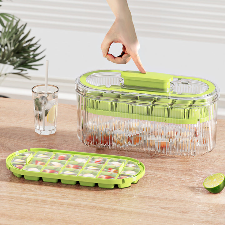 Ladies stackable ice cube tray with practical scoop and airtight lid Bowlift