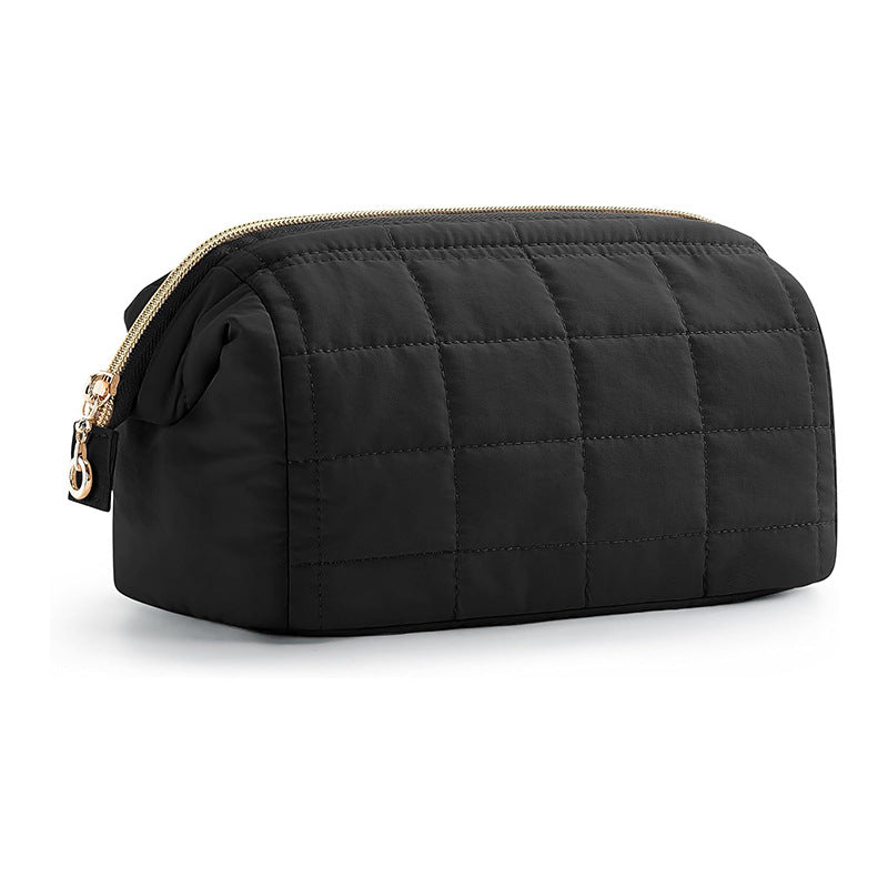 Cosmetic bag with matte finish and zipper Bowlift