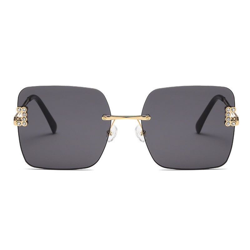 Women's fashionable square sunglasses with delicate design details Bowlift