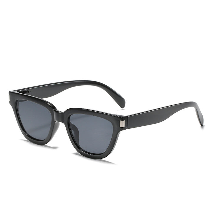 Fashionable Cat-Eye Sunglasses Bowlift