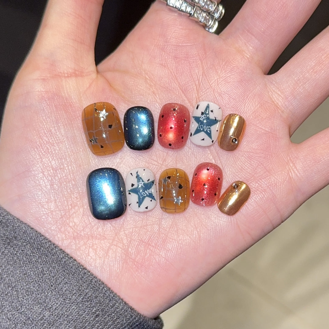 Artificial nails with sparkling star design Bowlift