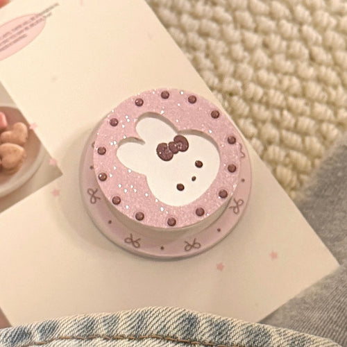 Playful cosmetics case in hare design Bowlift