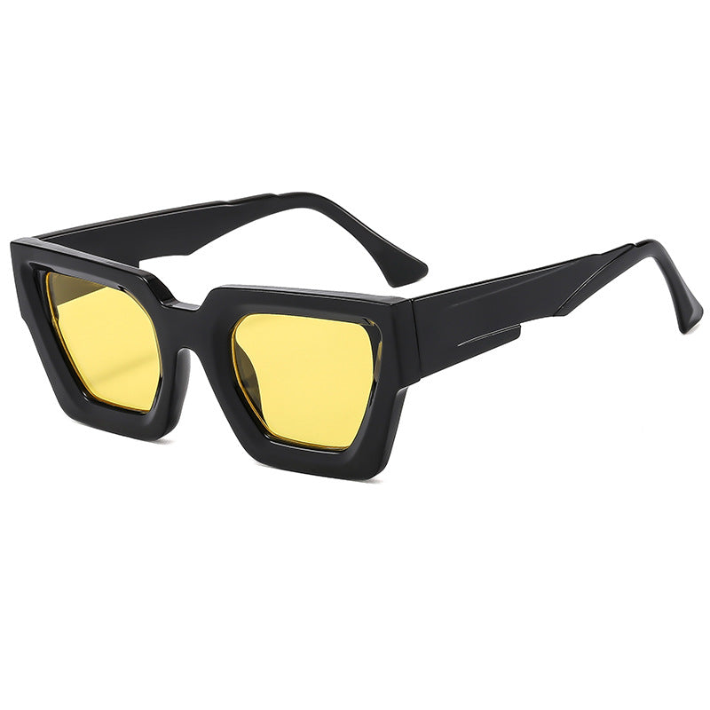 Ladies stylish square sunglasses in modern design with refined plastic frame Bowlift
