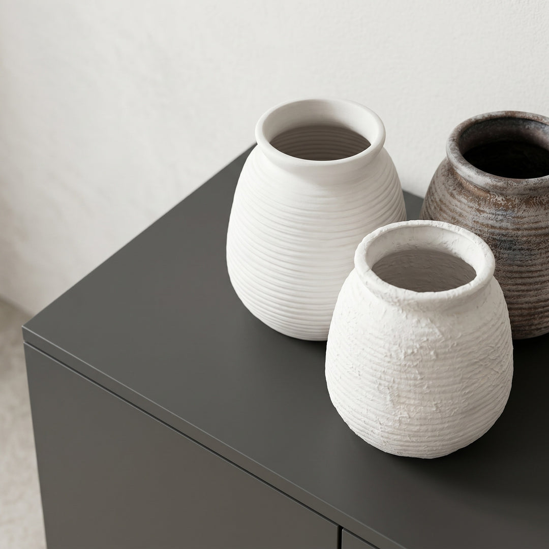 Handcrafted ceramic vase Bowlift