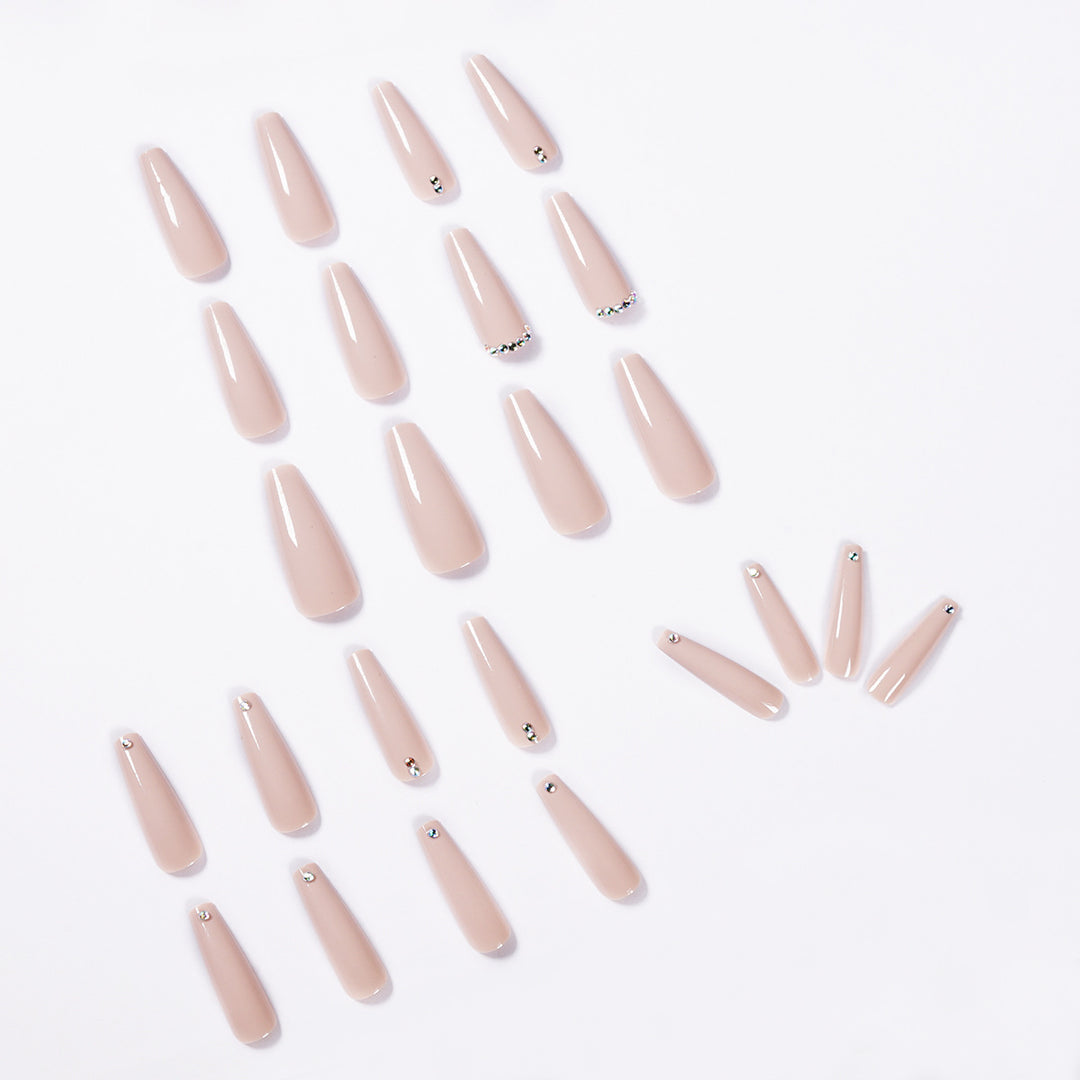 Elegant fake nails with glitter accents Bowlift