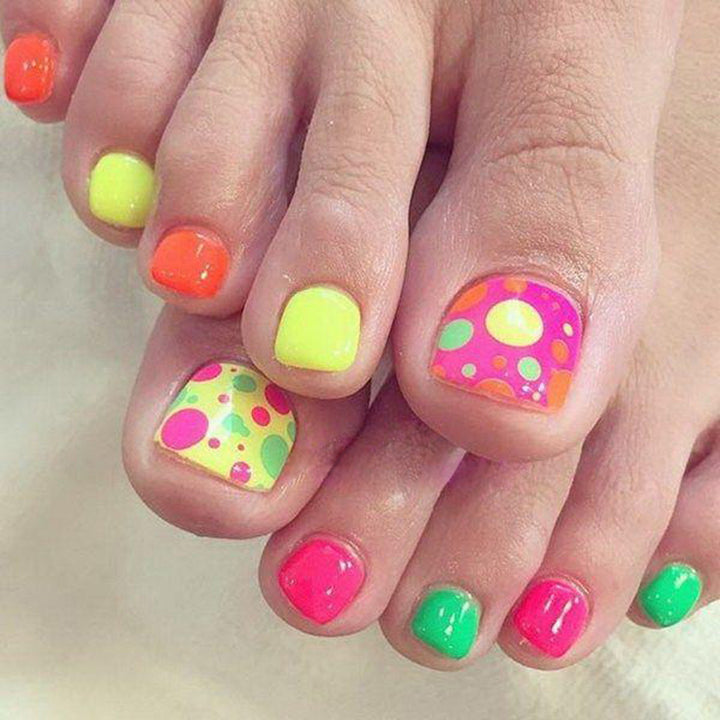 Elegant toenail art Bowlift